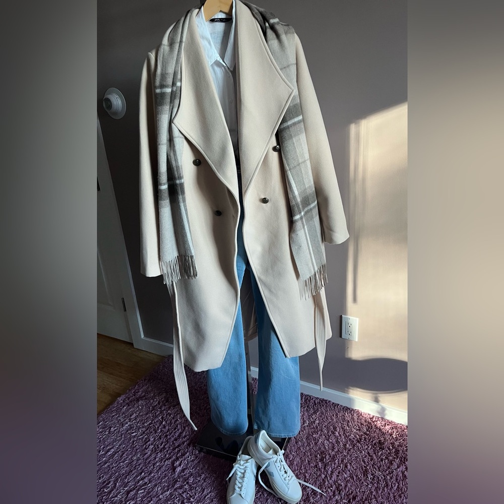 City Chic cream-colored coat in Plus size M